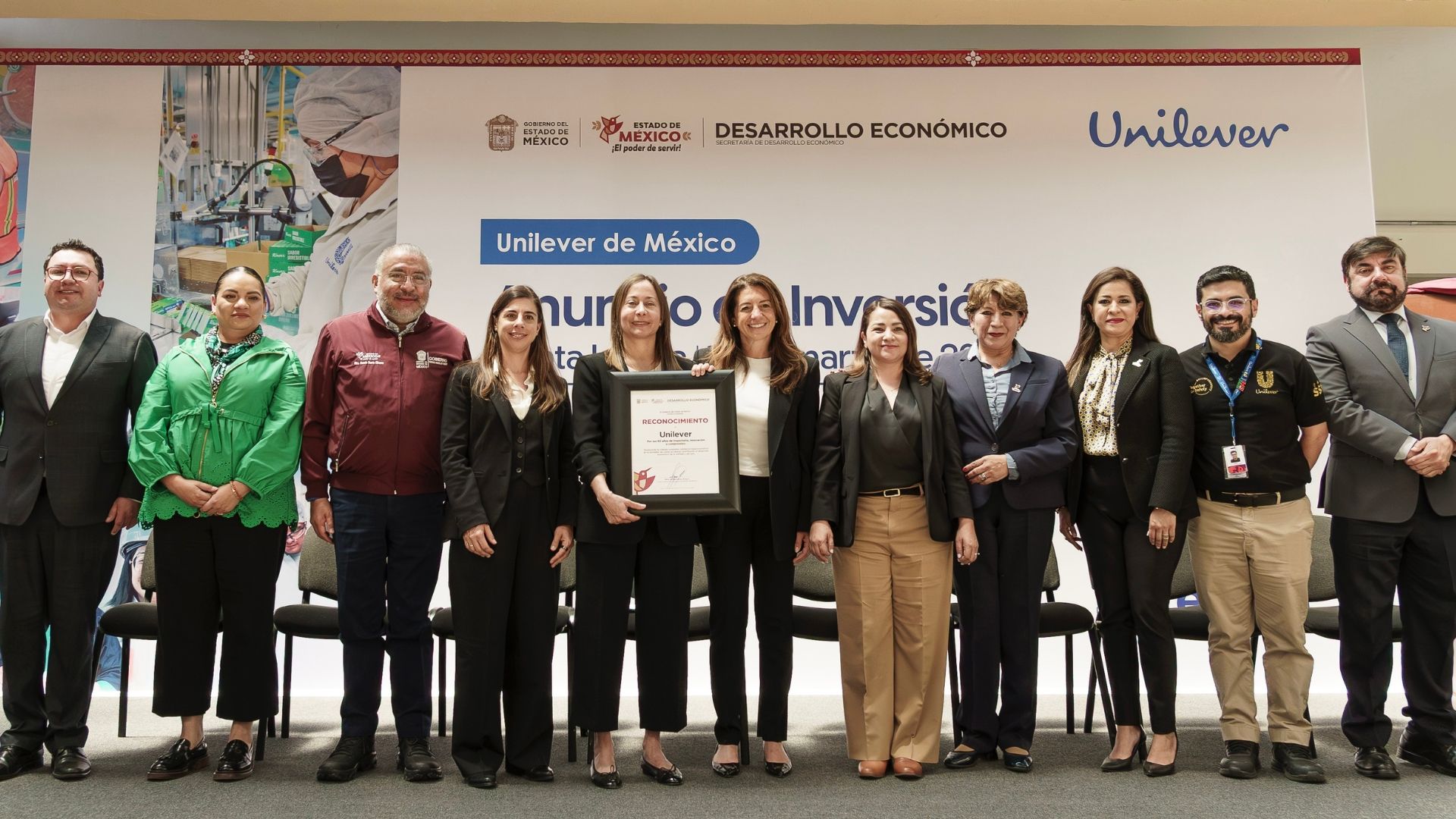 Representantes de Unilever y autoridades del Estado de México durante anuncio de inversión en Lerma.