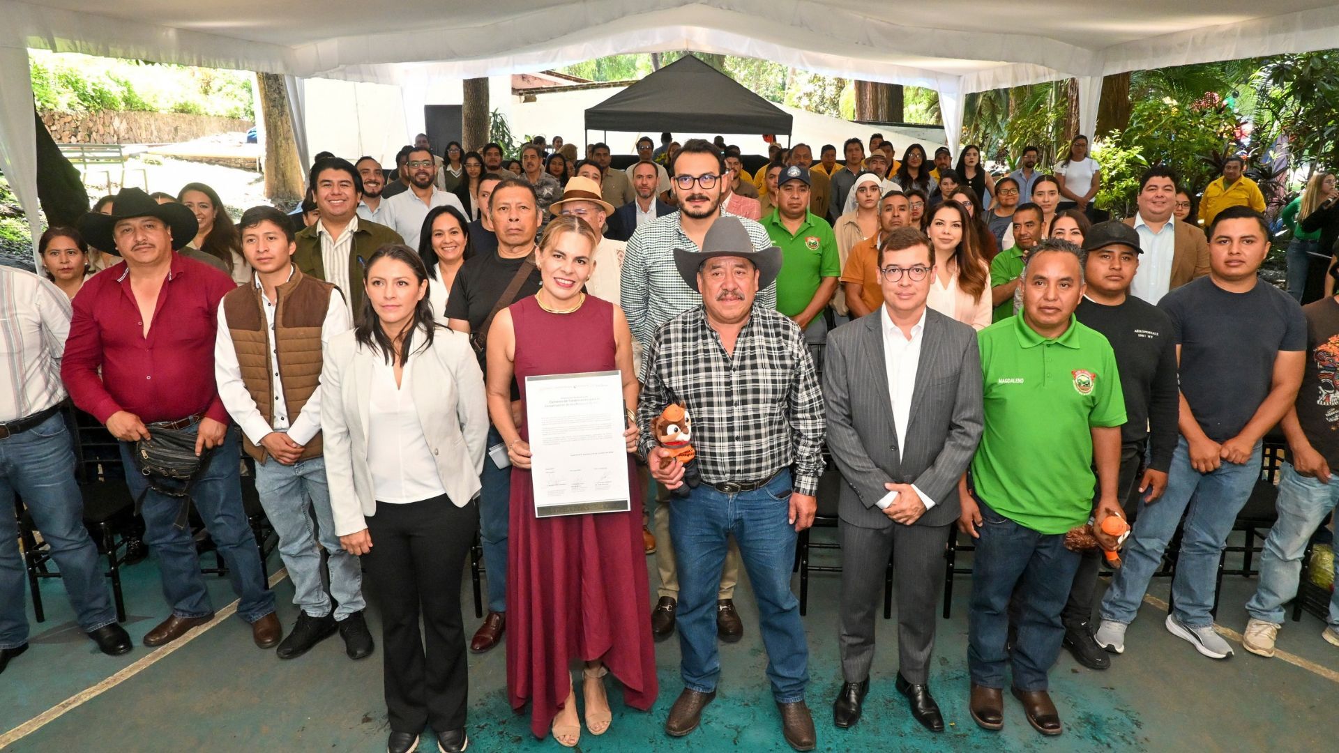 Autoridades, comunidades y sector privado formalizan alianza para conservar los Bosques de Agua.